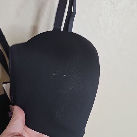 Maidenform Black Bra with Molded Cups and Adjustable Straps - Picture 7 of 7